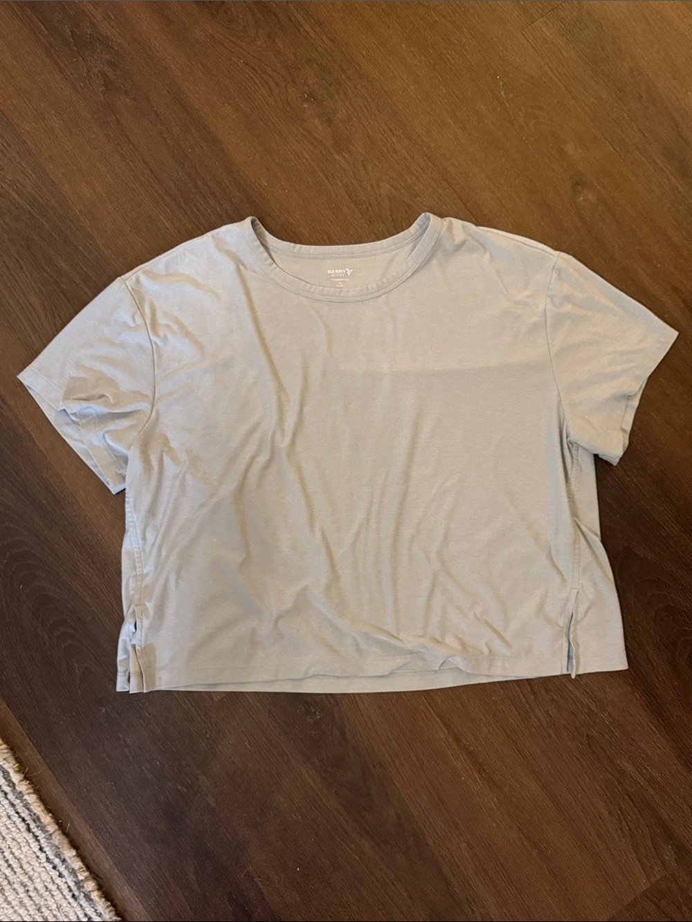 Old Navy Light Gray Cloudmotion Short Sleeve Tee